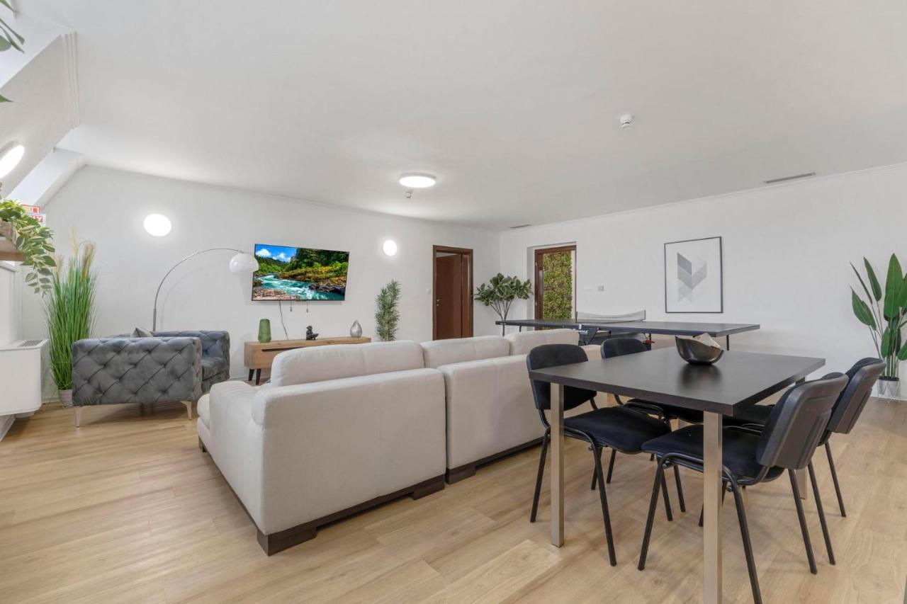 Апартаменты Family Hub In Centre Братислава Экстерьер фото