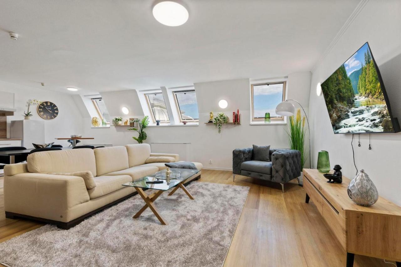 Апартаменты Family Hub In Centre Братислава Экстерьер фото
