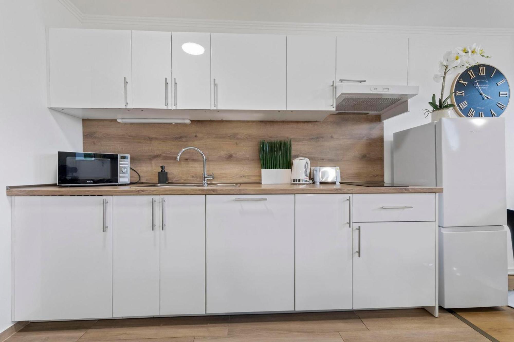 Апартаменты Family Hub In Centre Братислава Экстерьер фото