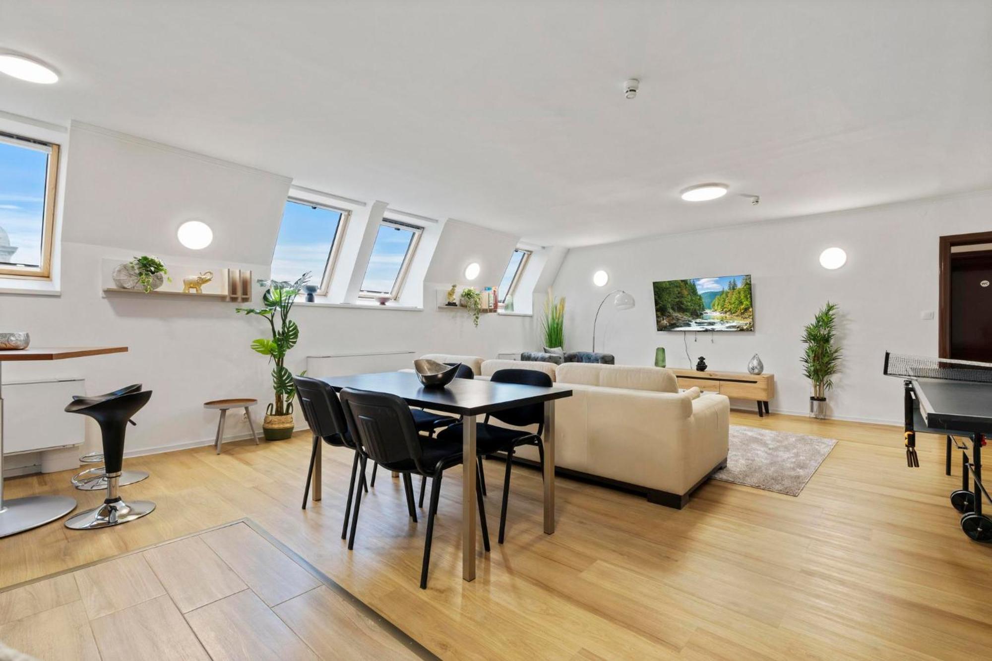 Апартаменты Family Hub In Centre Братислава Экстерьер фото