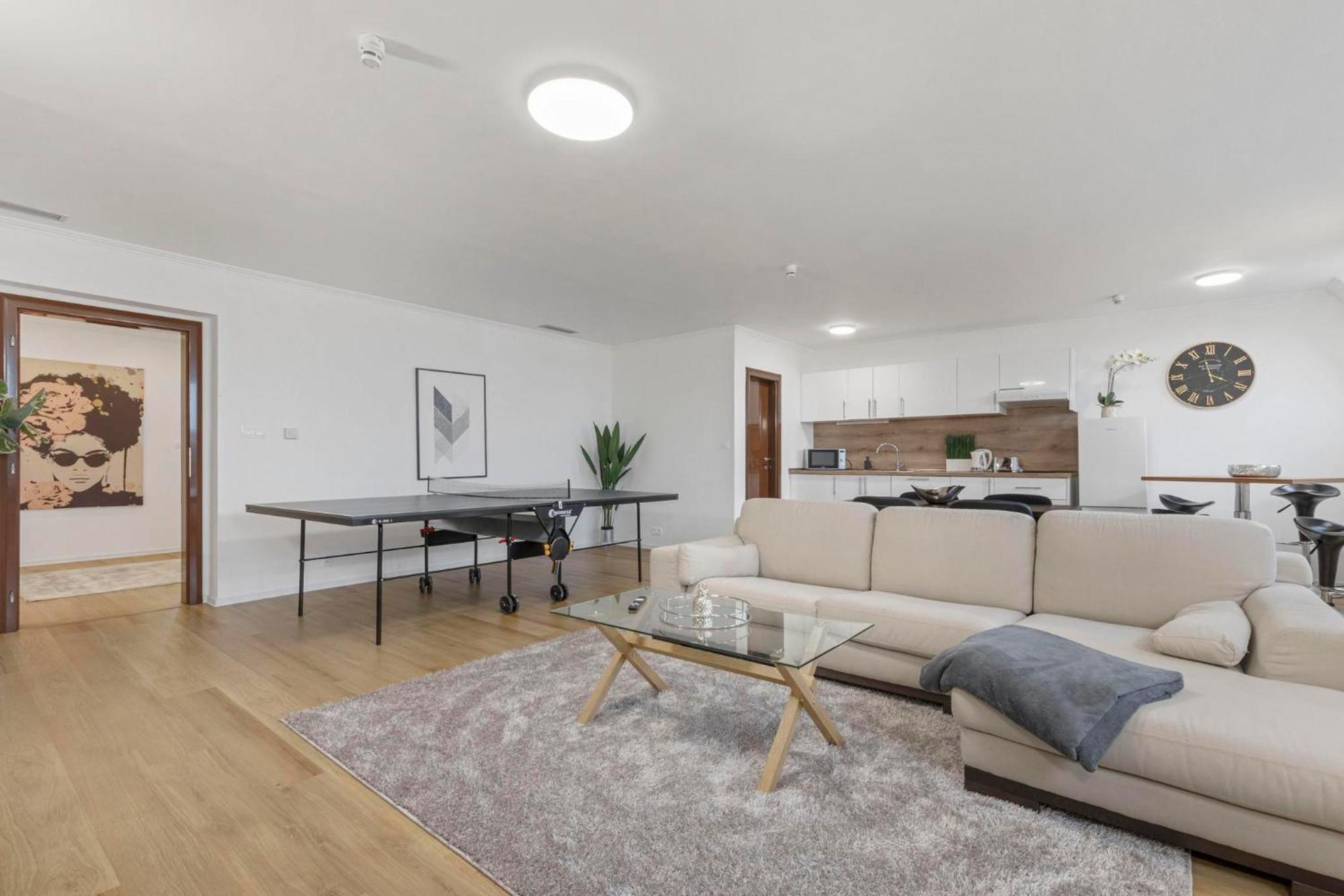 Апартаменты Family Hub In Centre Братислава Экстерьер фото