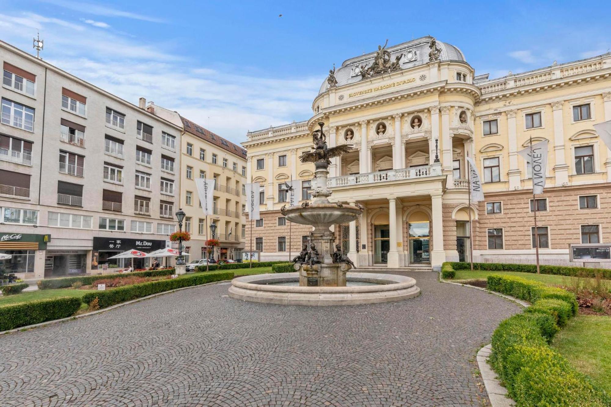 Апартаменты Family Hub In Centre Братислава Экстерьер фото